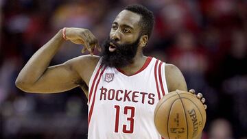 James Harden derriba a los Nuggets a lo Usain Bolt