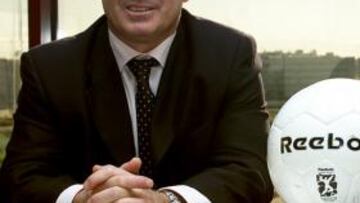 Carlos Alonso Santillana.