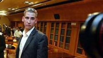 <b>SECUELAS</b>. Según el doctor Javier Vaquero, Manzano padece "una atrofia en el músculo vasto interno y en la piel que ha sido provocada por un tratamiento agresivo de infiltraciones de cortisona".