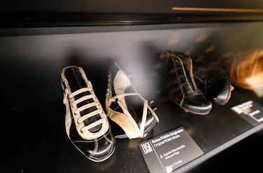 Botas de fútbol utilizadas en la Copa del Mundo de 1958 en Suecia.