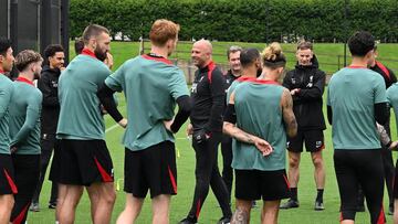 Arne Slot deberá a esperar más tiempo por Luis Díaz y otras estrellas para la pretemporada de Liverpool.