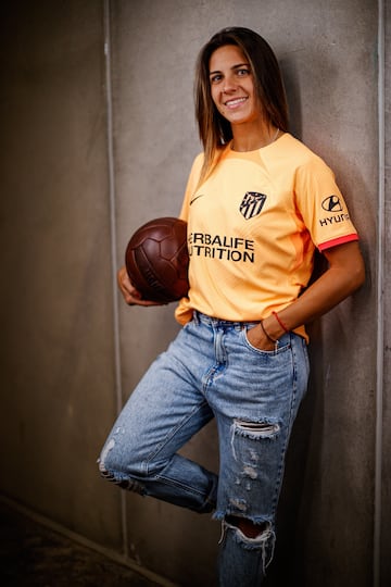 El Atlético de Madrid ha presentado la que será la tercera equipación para la temporada 22/23. De color naranja e inspirada en el fruto del madroño, icónico árbol presente en nuestro escudo y en el de la ciudad de Madrid.