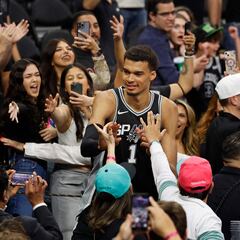 Brunson and Wembanyama score career-highs