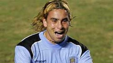 <b>DEFENSIVO.</B> Sosa es un centrocampista de contención que apenas aparece en las acciones de ataque.