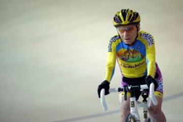 El ciclista franc¨¦s de 105 a?os que bate el r¨¦cord de la hora