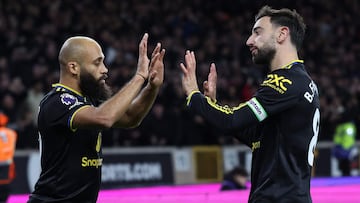 Bruno Fernandes scored twice at Molineux on Monday, as Manchester United rose to within a point of the Champions League spots.