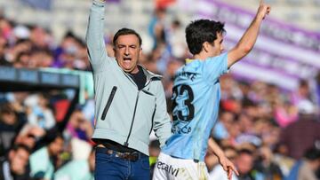 El entrenador portugués Carlos Carvalhal gesticula durante el partido entre el Celta y el Valladolid.