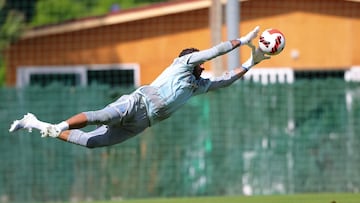 David Ospina durante un entrenamiento con Al Nassr en España.