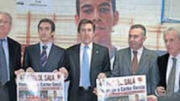 <b>VOLCADOS. </b>El seleccionador Lozano, en el acto de presentación.