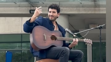 Arriba de un auto y sentado en una silla: Sebastián Yatra sorprende a sus fanáticos con este gesto en el Festival de Viña del Mar