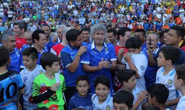 Ambos fueron los protagonistas de un partido organizado por ESPN en El Salvador para celebrar el 60 aniversario del excadista Mágico. Se midieron en el Mundial de España de 1982 en Alicante.