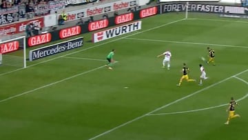 Golazo de vaselina de Alcácer antes de jugar con el Atlético