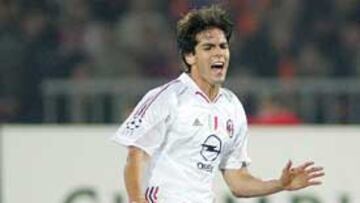 <b>TRES PUNTOS DE ORO.</b> Kaká no completó una buena actuación contra el Shakhtar, pero sigue siendo una pieza fundamental entre los rojinegros.