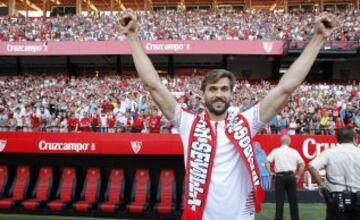 Fernando Llorente en su presentación con el Sevilla.