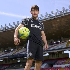 Fran García: "Estoy feliz en el Rayo, pero que sea lo que tenga que ser"