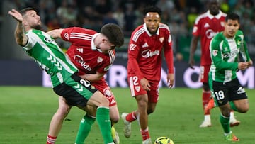 Ruibal no puede con Oso, en le derbi.