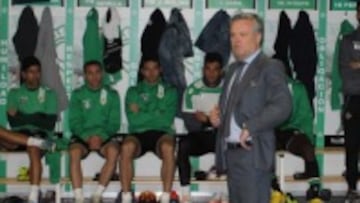 Domínguez Platas en el vestuario verdiblanco