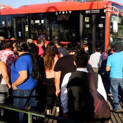 Lista de las 50 nuevas esquinas de la Región Metropolitana donde hay multas por circular en vías Solo Bus