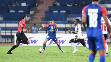 Nili Perdomo, futbolista espa&ntilde;ol de Bengaluru, durante un partido de AFC Cup.