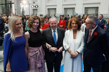 La expresidenta de la Comunidad de Madrid, Cristina Cifuentes;  la presidenta de la Comunidad de Madrid, Isabel Díaz Ayuso;  los exalcaldes, José María Álvarez del Manzano y López del Hierro; Alberto Ruiz-Gallardón; y la exalcaldesa,
Ana María Botella.