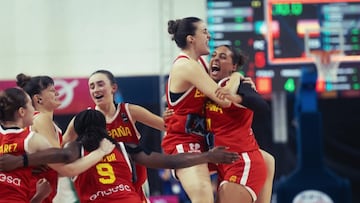 La Selección española femenina Sub-19 celebra el pase a las semifinales del Mundial.
