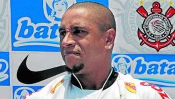 <b>NUEVO CLUB. </b>Roberto Carlos, presentado el día 5 con el Corinthians.