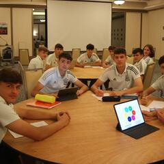 Estudios y fútbol se mezclan en la concentración de la Sub-17