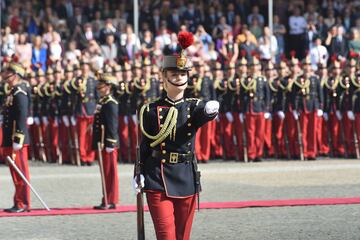 La Princesa Leonor jura bandera: el cariñoso mensaje del Rey Felipe VI