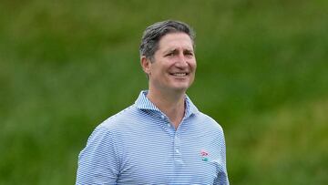 Starbucks is one of the largest fast food restaurant chains in the world, and its new CEO will be receiving a salary worthy of the size of the company.