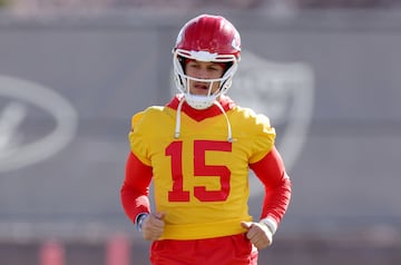 The Chiefs' Patrick Mahomes has the NFL's biggest contract in terms of overall value. 
