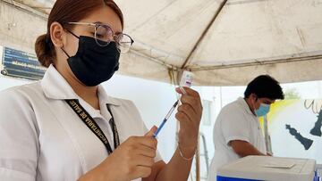 COVID en México en vivo hoy: vacunas para rezagados, semáforo y casos