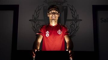 San Emeterio: "Mi debut, puntuando en el Bernabéu, fue redondo"