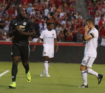 Lukaku celebrates his first goal for Man United