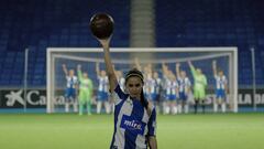 El fútbol femenino ya abarrotó Sarrià y el Camp Nou en 1971