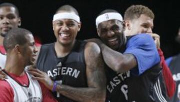 Chris Paul, Carmelo Anthony, LeBron James y Blake Griffin (detr&aacute;s), durante el All Star de Houston en 2013.