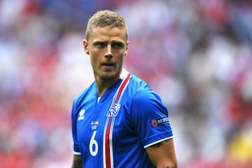 Una de las claves para que Islandia llegara a la Copa del Mundo fue la defensa y Ragnar Sigurdsson tuvo mucho que ver en ello. El central es el líder de la zaga, jugó todos los partidos de la clasificatoria y puede representar todo un problema para el equipo mexicano. 