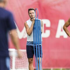 Saúl vuelve al césped