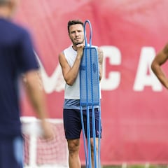 Saúl recoge los galones