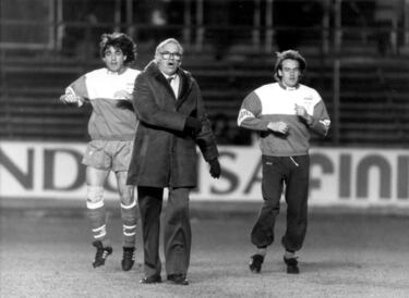 La segunda etapa larga de Luis al frente del equipo rojiblanco dur車 1.312 d赤as desde el 26 de noviembre de 1974 hasta el 30 de junio de 1978.