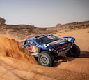 Golpe de Roma y Sainz para liderar el Dakar
