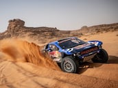 Roma y Sainz lideran el Dakar