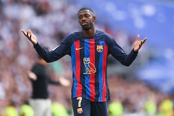 El FC Barcelona luci¨® el logo de Drake en su camiseta durante el Cl¨¢sico contra el Real Madrid el 16 de octubre de 2022. Este cambio se realiz¨® como parte de su acuerdo con Spotify para celebrar que el artista canadiense fue el primero en alcanzar 50.000 millones de reproducciones en la plataforma.