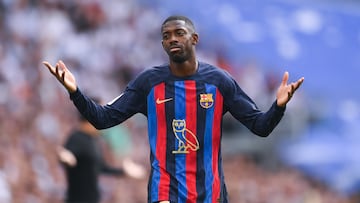 MADRID, SPAIN - OCTOBER 16: Ousmane Dembele of FC Barcelona reacts wearing the modified OVO owl logo on the front of the FC Barcelona shirt, which celebrates Canadian musician Drake surpassing 50 billion streams on Spotify during the LaLiga Santander match between Real Madrid CF and FC Barcelona at Estadio Santiago Bernabeu on October 16, 2022 in Madrid, Spain. (Photo by David Ramos/Getty Images)