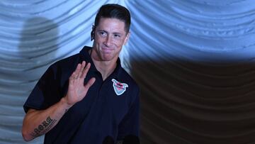 Torres, durante la presentación en el Sagan Tosu.