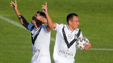 Futbol, Santiago Morning vs Deportes Temuco.
 Liguilla Campeonato Ascenso 2021.
 Los jugadores de Santiago Morning Roberto Riveros y Jefferson Castillo celebran su gol contra Deportes Temuco por la Liguilla de Ascenso 2021 realizado en el estadio La Pinta