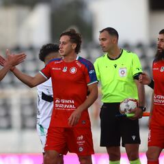 El ‘11′ titular de La Calera llama la atención de Sudamérica por un particular motivo