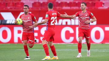 Soldado, Molina y Montoro, tras el 2-1, obra del '9' rojiblanco.
