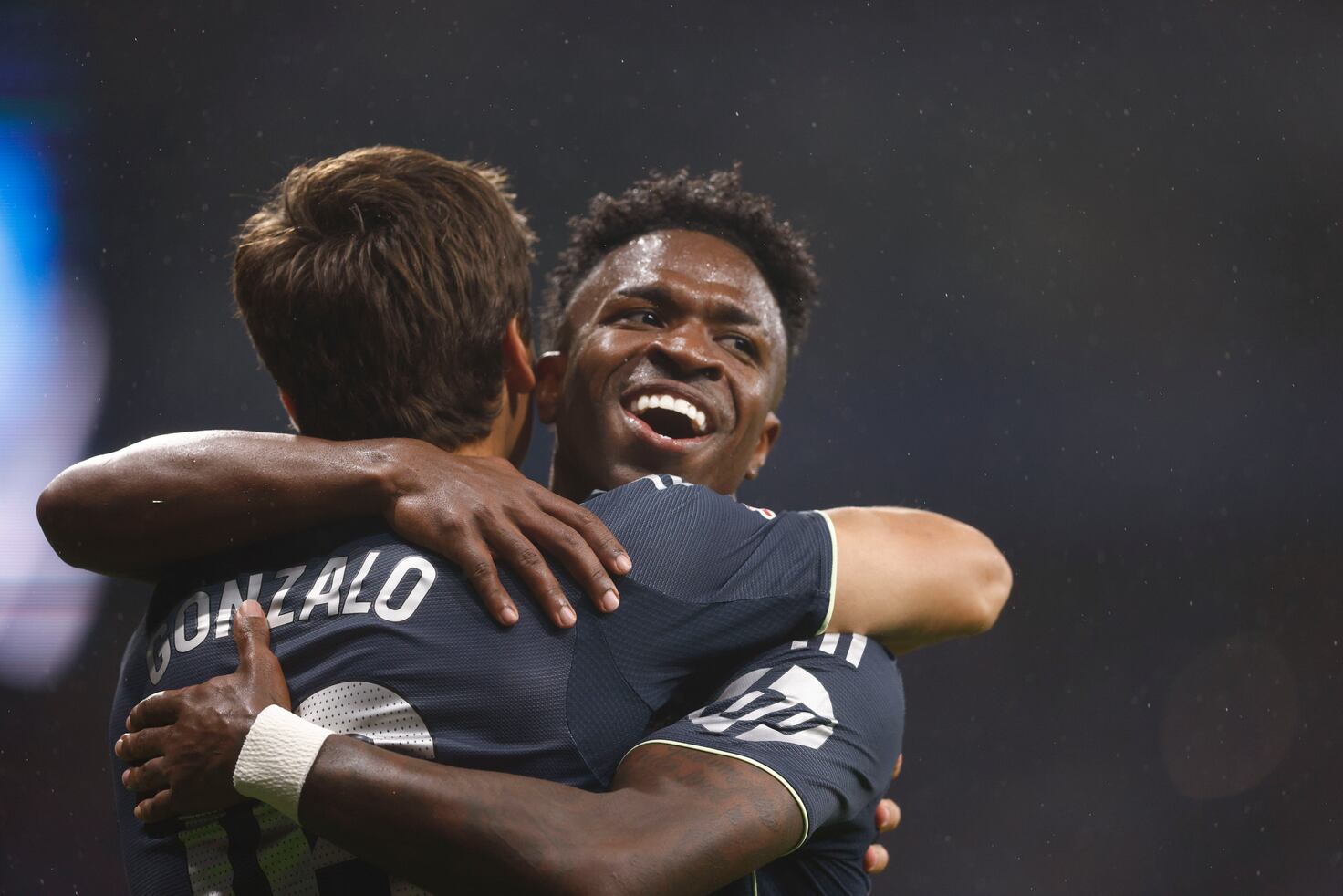 Vinícius Júnior’s brace keeps Barcelona waiting as Real Madrid beat Espanyol