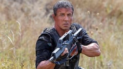 La broma de Sylvester Stallone en ‘Los mercenarios’ que obligó a repetir la toma 15 veces: “Podría matar a este tío”