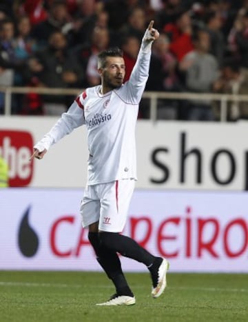 1-0. Diogo celebró en primer y único tanto sevillista.